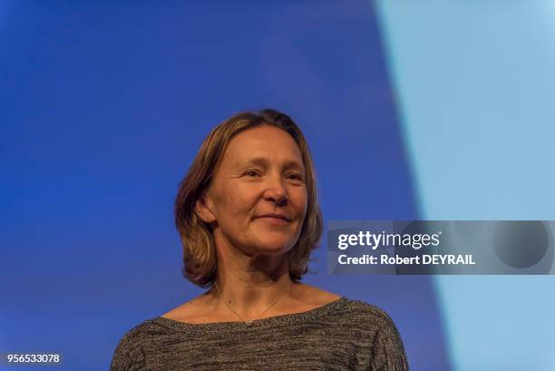 Carole Montillet championne du monde de ski en 2003, porte drapeau de la délégation française aux jeux olympiques de 2002, intègre la liste de...