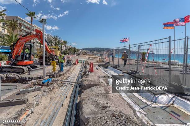 Elargissement du trottoir de la Promenade des anglais, piste cyclable « en site propre » avec bordures, réfection de l?ensemble des trottoirs et de...