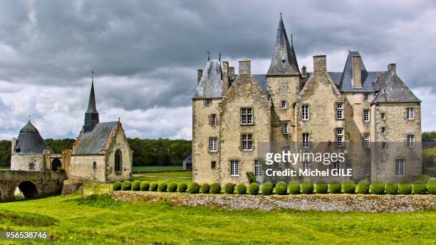 Chateau de Bourgon , la chapelle et petit pont, 1er mai 2017, Montourtier, Mayenne, France.