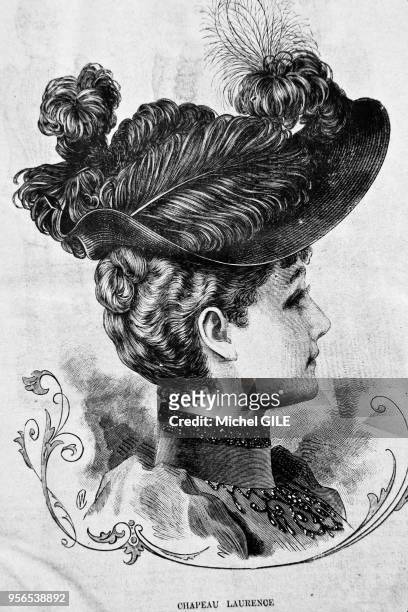 La mode en 1890, femme avec un chapeau Laurence, Paris, France.