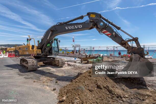 Elargissement du trottoir de la Promenade des anglais, piste cyclable « en site propre » avec bordures, réfection de l?ensemble des trottoirs et de...