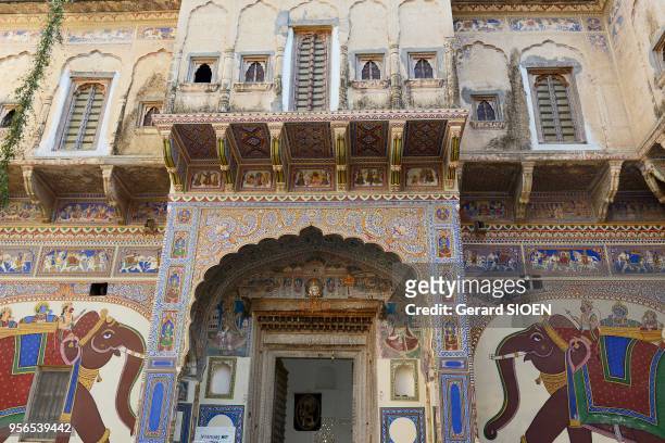 Inde, Rajasthan, region du Shekhawati, village de Mandawa, peintures murales sur un haveli//India, Rajasthan, Shekhawati region, Mandawa village,...