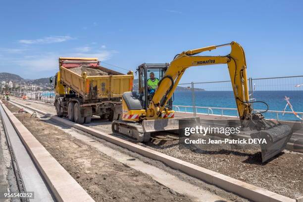 Elargissement du trottoir de la Promenade des anglais, piste cyclable « en site propre » avec bordures, réfection de l?ensemble des trottoirs et de...