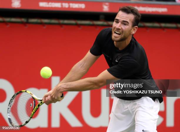 Le joueur de tennis français Adrian Mannarino lors de sa victoire dans la demi finale du tournoi Rakuten Japan Open tennis championships à Tokyo le 7...