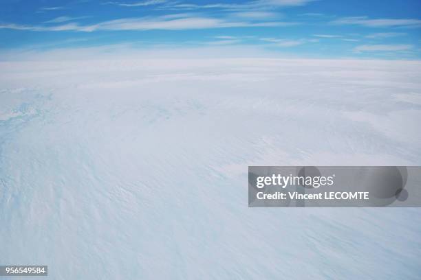 Avec ses quelques 14 millions de kilomètres carrés, la calotte polaire Antarctique s?étend à perte de vue vers le grand sud, en Terre Adélie, en...