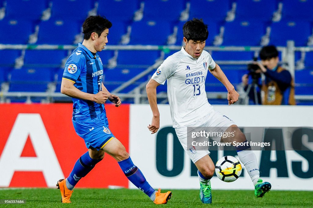 Ulsan Hyundai v Suwon Samsung Bluewings - AFC Champions League Round of 16 1st Leg