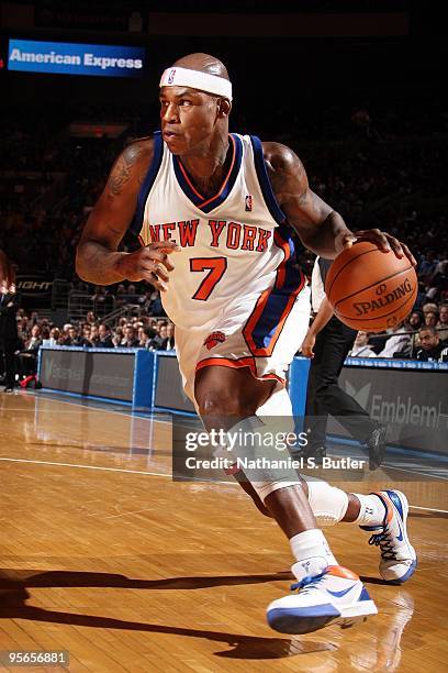 Al Harrington of the New York Knicks drives to the basket during the game against the Portland Trail Blazers at Madison Square Garden on December 7,...