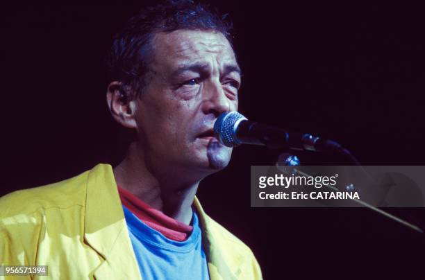Philippe Léotard en concert au Printemps de Bourges en avril 1993, France.