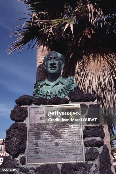 Buste du surfeur et nageur hawaïen Duke Kahanamoku.