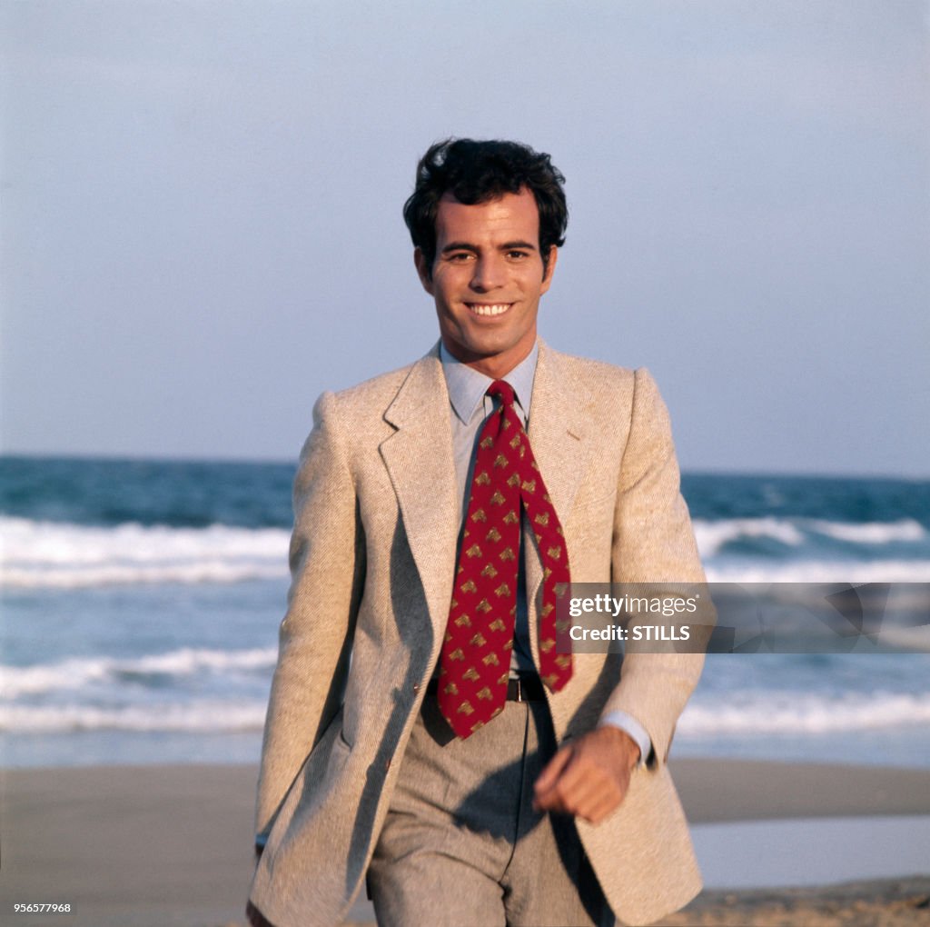 Portrait du chanteur Julio Iglesias