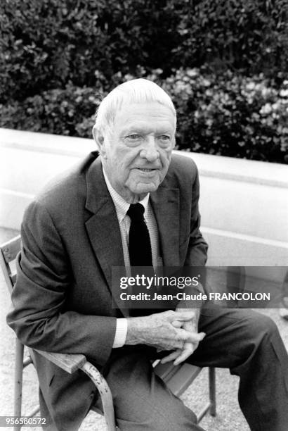 écrivain américain Erskine Caldwell, lors des journées mondiales des écrivains à Nice, France le 9 octobre 1983.