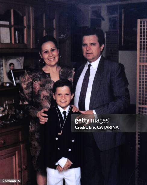 Portrait du torero espagnol El Juli à 11 ans avec ses parents dans leur maison en juin 1991 en Espagne.