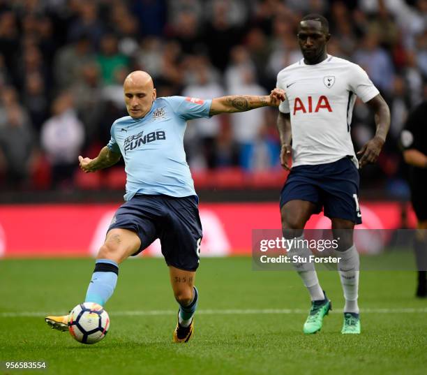 Jonjo Shelvey of Newcastle United passes the ball during the Premier League match between Tottenham Hotspur and Newcastle United at Wembley Stadium...