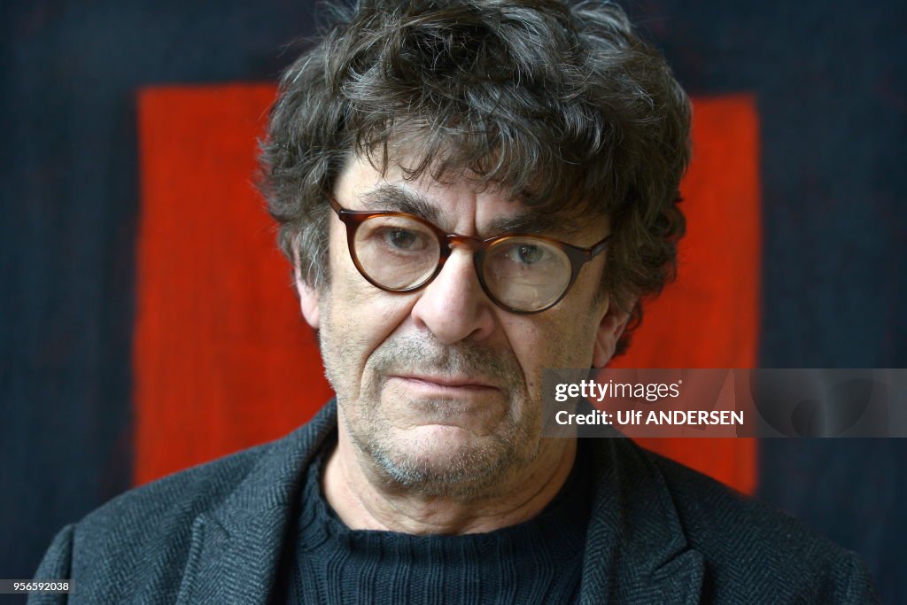 Portrait de l'écrivain français Jean Bernard Pouy le 5 avril 2014 à ...