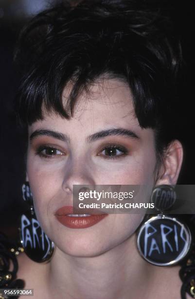 Portrait de l'actrice française Mathilda May, en 1988 pendant le festival de Cannes, dans les Alpes-Maritimes, en France.