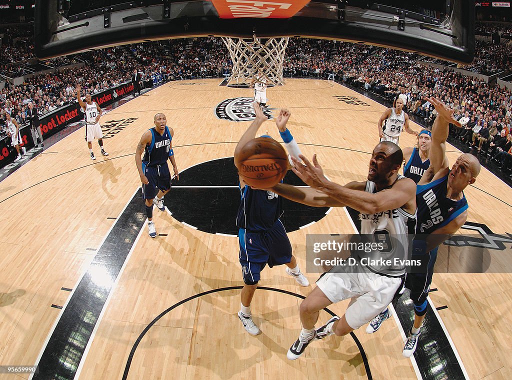 Dallas Mavericks v San Antonio Spurs