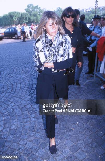 La productrice de télévision Dominique Cantien lors d'un enterrement en juillet 1992 à Paris, France.