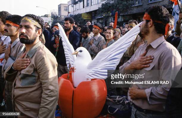 Manifestation après le massacre de pèlerins iraniens à la Mecque le 11 septembre 1987 à Téhéran en Iran.
