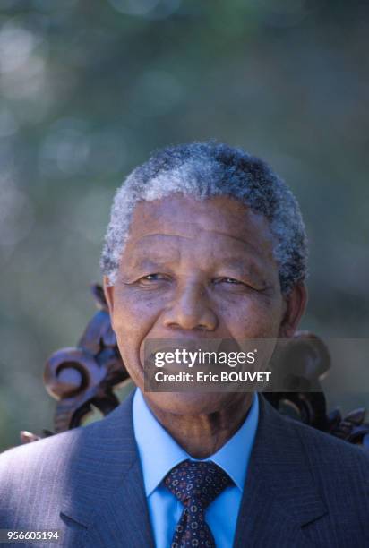 Nelson Mandela le jour de sa libération le 11 février 1990 à Le Cap, Afrique du Sud.