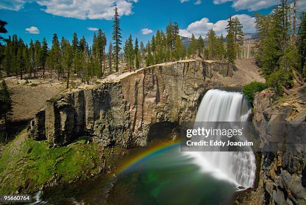 rainbow falls - rainbow waterfall stock pictures, royalty-free photos & images