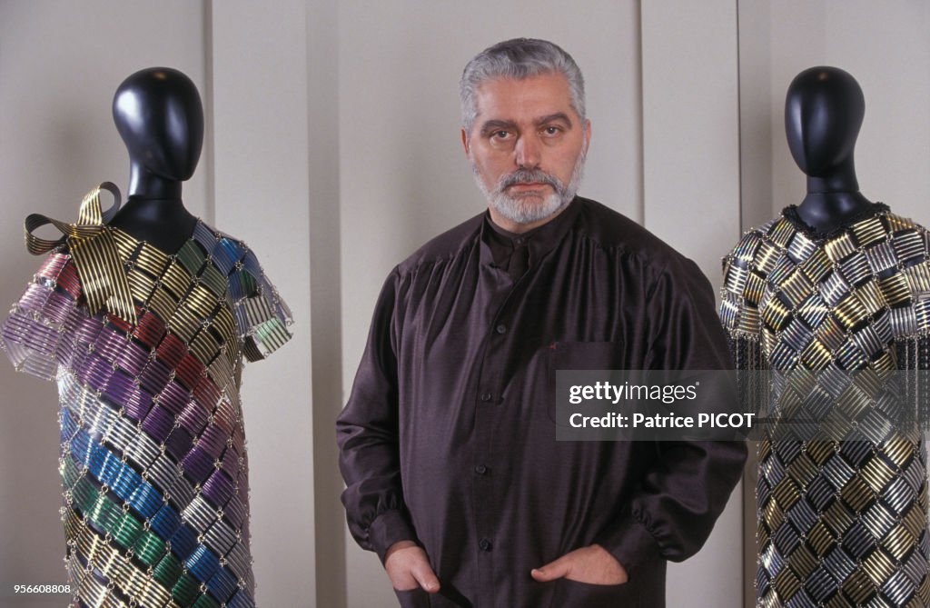 Portrait du couturier Paco Rabanne à Paris en mars 1992, France. News ...