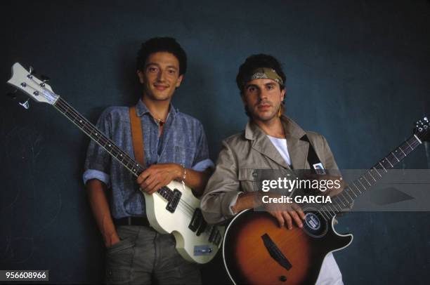 Portrait du groupe Raft sur le tournage de leur clip 'femmes du Congo' le 11 aout 1988 à Paris, France.