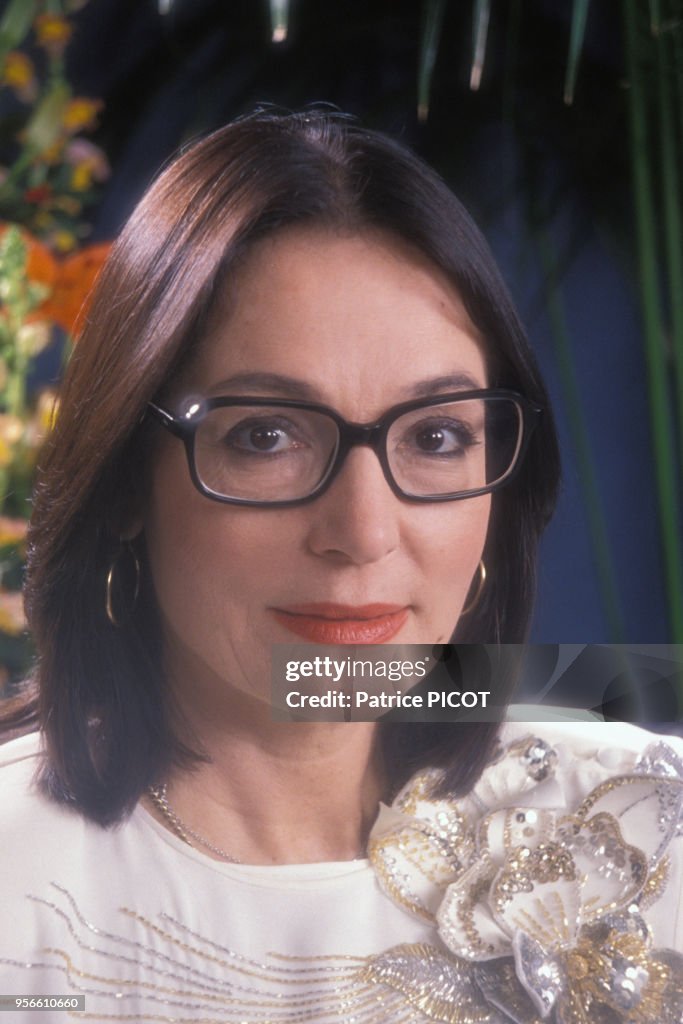 Portrait de Nana Mouskouri en 1989