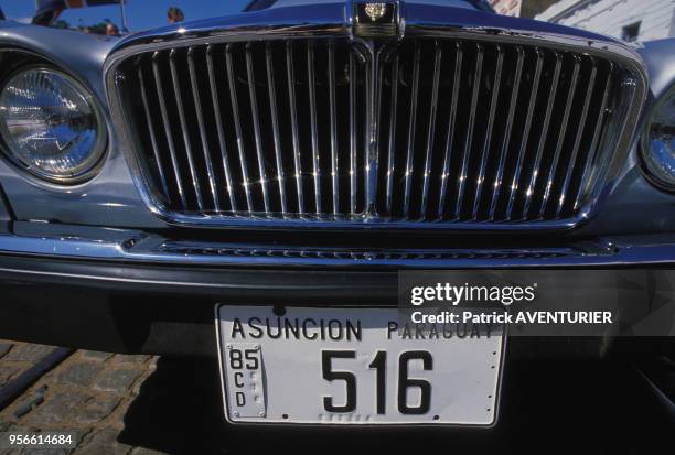 Plaque d'immatriculation d'une voiture de luxe le 15 mai 1986 à Asuncion au Paraguay.