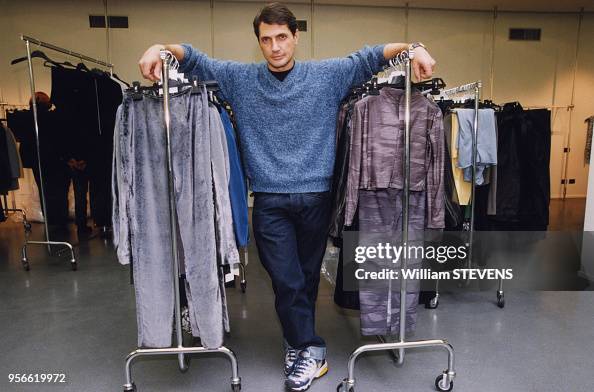Le couturier Antonio d'Amico lance sa première collection de mode Le couturier Antonio d'Amico lance sa première collection de mode