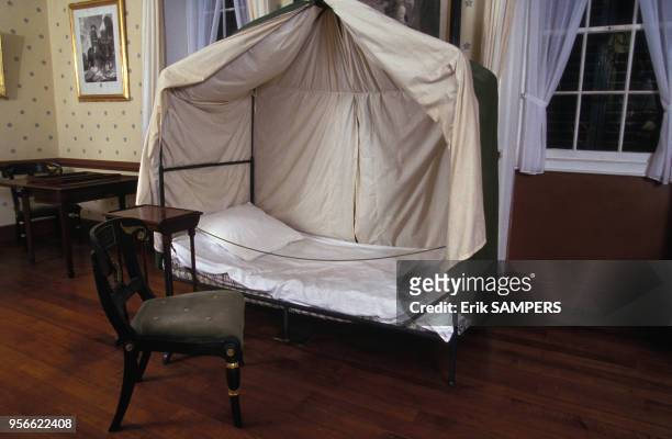 Le lit sur lequel mourut Napoléon à Longwood en février 1993 à Sainte-Hélène.
