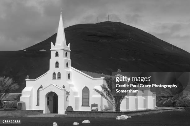 st mary's church, georgetown, ascension island. mid atlantic - île de l'ascension photos et images de collection