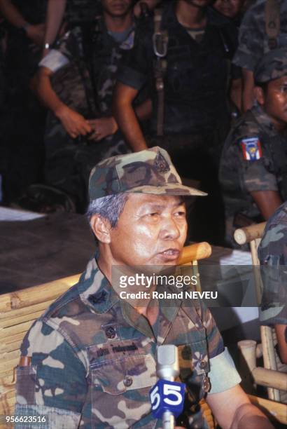 Le général Prem Tinsulanonda en uniforme militaire en avril 1983 en Thaïlande.