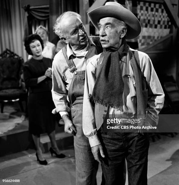 Television rural comedy The Real McCoys. Episode, Theater In The Barn, originally broadcast April 6, 1961. Pictured left to right: Fay Wray ; Walter...