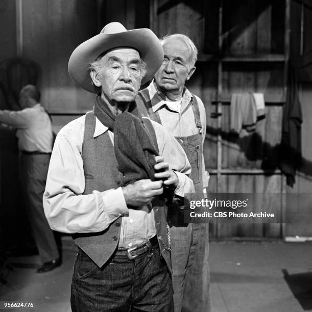 Television rural comedy The Real McCoys. Episode, Theater In The Barn, originally broadcast April 6, 1961. Pictured left to right: Andy Clyde and...