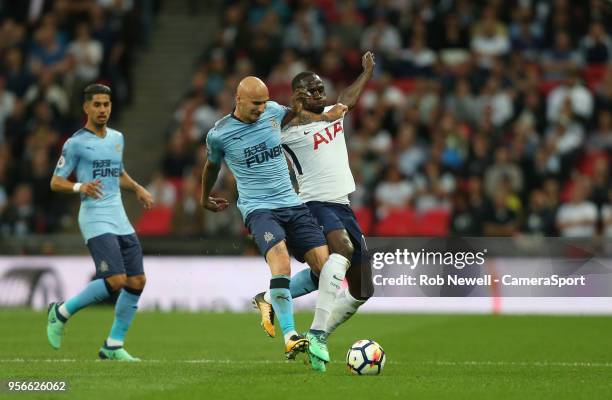 Newcastle United's Jonjo Shelvey and Tottenham Hotspur's Moussa Sissoko during the Premier League match between Tottenham Hotspur and Newcastle...
