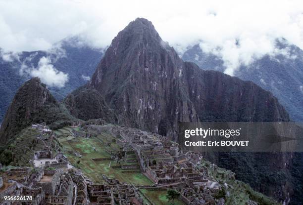 Vue d'ensemble du Machu Picchu en janvier 1989 au Pérou.