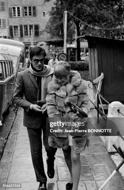 Alain Delon et Marianne Faithfull lors du tournage du film 'La Motocyclette' réalisé par Jack Cardiff en septembre 1967 à Heidelberg, Allemagne.