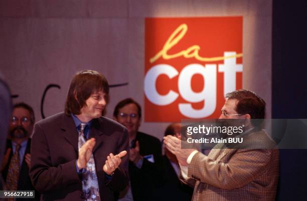 Bernard Thibault et Louis Viannet au 46e congrès de la CGT le 5 février 1999 à Strasbourg, France.