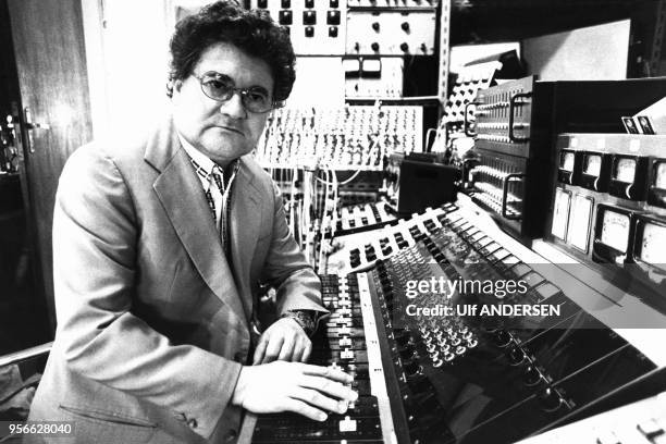 Portrait de Pierre Henry, compositeur de musique électroacoustique en mai 1980 en France.