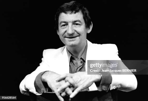 Humoriste Pierre Desproges présente son premier one man show au Th�éâtre Fontaine le 11 janvier 1984 à Paris, France.