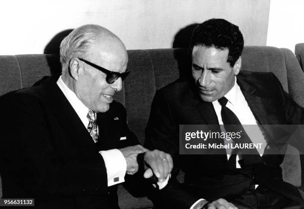 Le Président tunisien Habib Bourguiba et Mouammar Kadhafi lors du 4ème Anniversaire de la Révolution, 4 septembre 1973 à Tripoli en Libye.