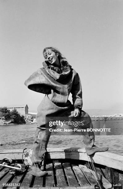 Joanna Shimkus sur le tournage du film 'Les Aventuriers' réalisé par Robert Enrico en 1966, France.