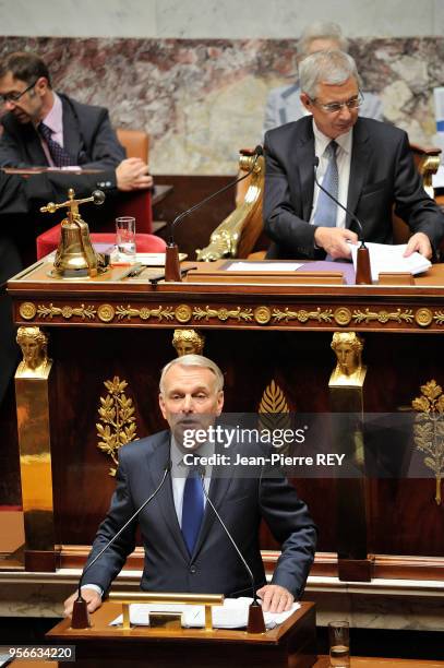 Le Premier Ministre, Jean-Marc Ayrault, prononce son discours de politique générale devant le Président de l'Assemblée Nationale, Claude Bartolone,...