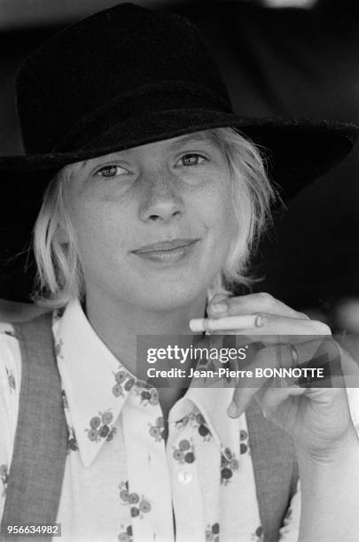 Mimsy Farmer sur le tournage du film 'Deux Hommes dans la Ville' réalisé par José Giovanni en juin 973, France.