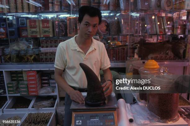 Corne de rhinocéros dans une épicerie en juin 1989 à Taipei, Taïwan.