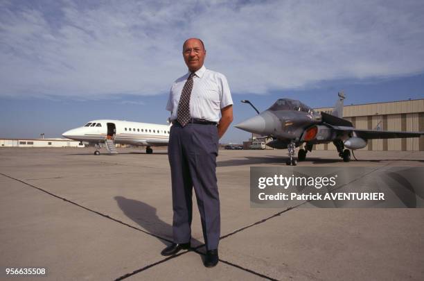 Serge Dassault présente l'avion de combat 'Rafale' fabriqué par Dassault Aviation le 7 septembre 1999, France.