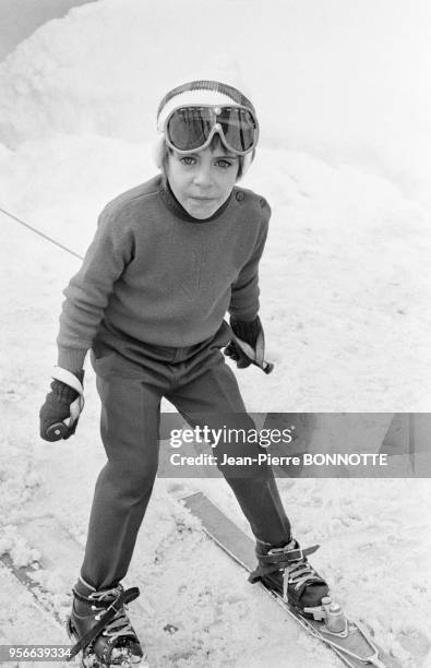 Anthony Delon aux sports d'hiver en avril 1969 à Avoriaz, France.