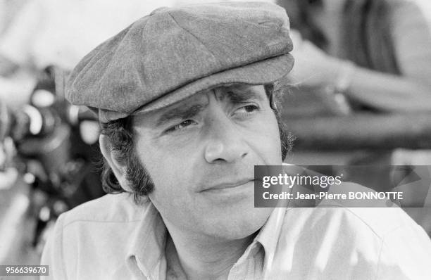 Portrait de Jean Yanne lors du tournage du film 'Nous ne vieillirons pas ensemble' en septembre 1971, France.