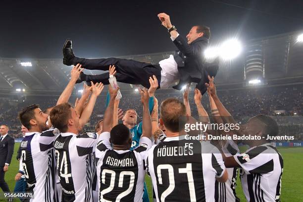 Juventus players and head coach Massimiliano Allegri celebrating after winning the TIM Cup Final between Juventus and AC Milan at Stadio Olimpico on...