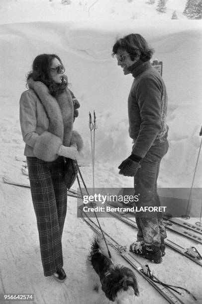 Marisa Berenson aux sports d'hiver en février 1971 à Saint-Moritz, Suisse.